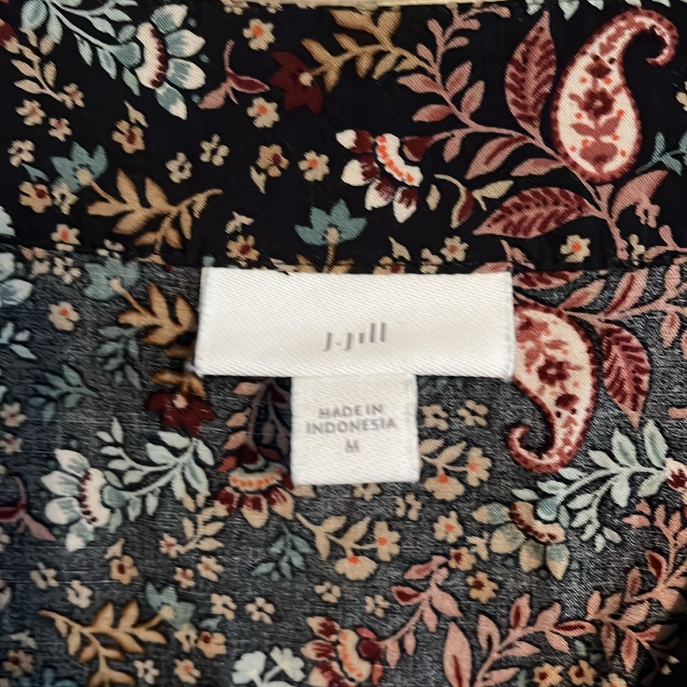 J Jill Button front dress with long sleeves and side pockets - Picture 2 of 7